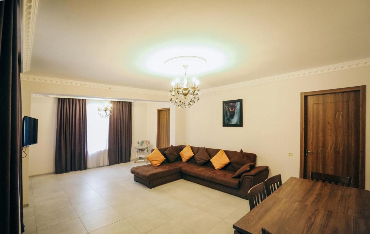 Bebo Babu Guest House Kutaisi Exterior foto